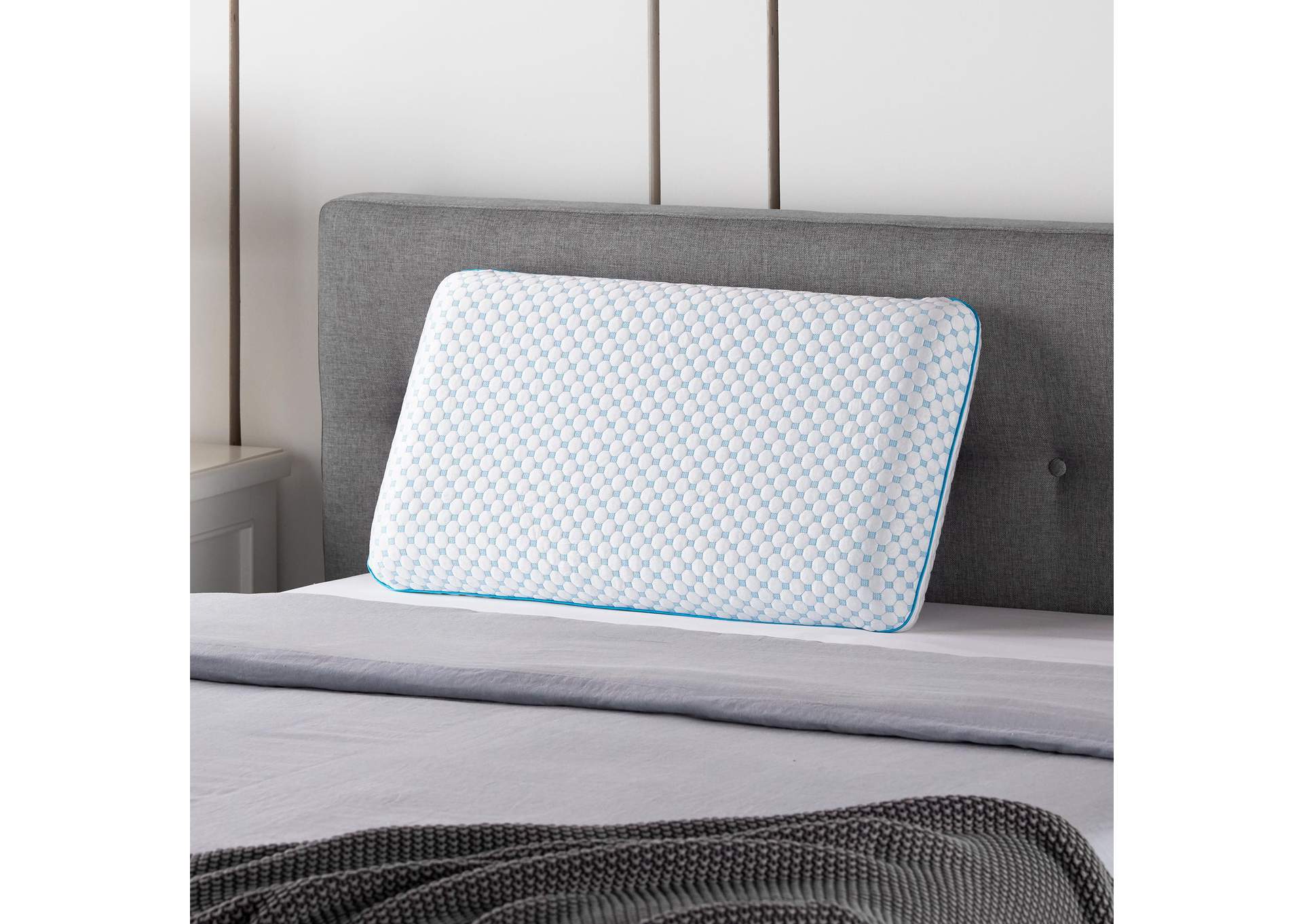 Weekender Gel Memory Foam Pillow
